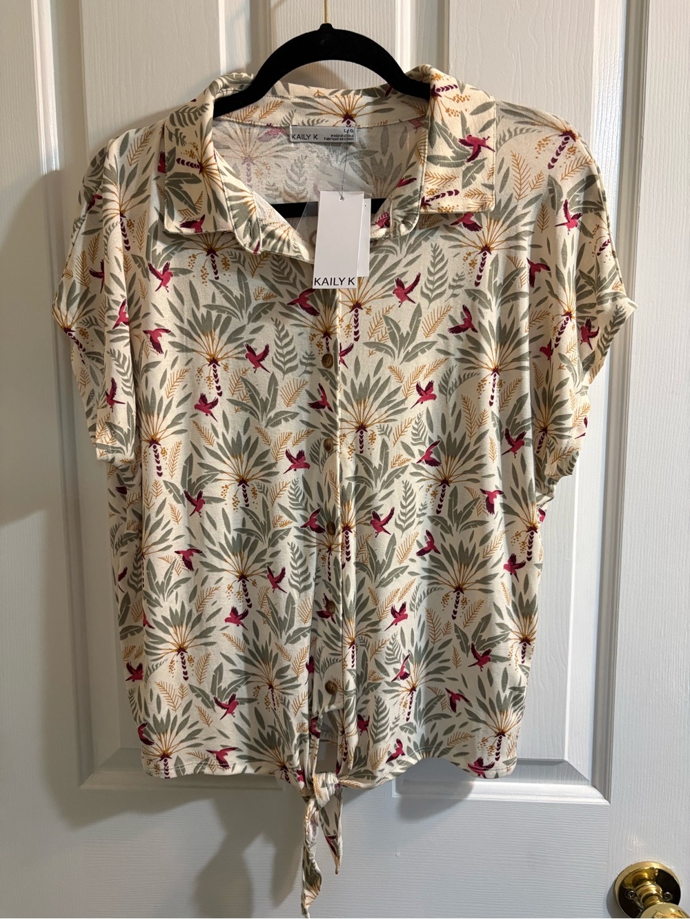 Cream Botanical Button-Front Tie-Hem Shirt
